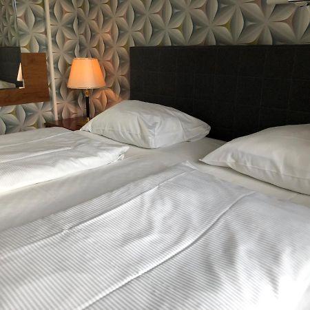 Hotel Moji Koeln Zewnętrze zdjęcie