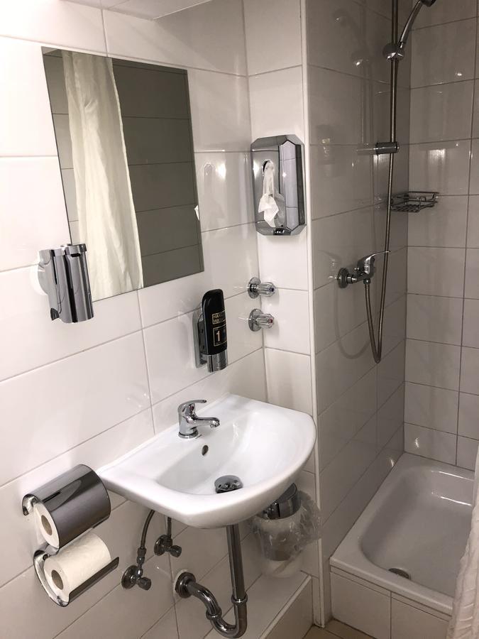 Hotel Moji Koeln Zewnętrze zdjęcie